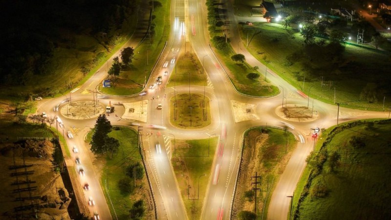 La avenida Padre Luchesse quedó completamente duplicada, con cuatro carriles en toda su extensión
