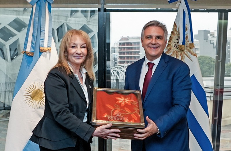 Llaryora recibió a la vicepresidenta de Uruguay, Carolina Cosse Garrido