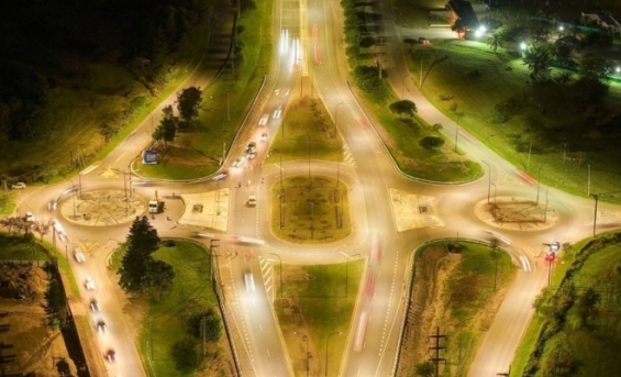La avenida Padre Luchesse quedó completamente duplicada, con cuatro carriles en toda su extensión