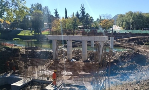 Santa Rosa de Calamuchita: el nuevo puente sobre el río avanza y ya alcanza el 34% de ejecución