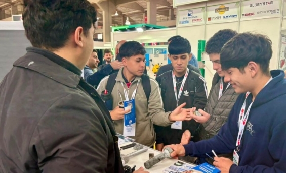 Más de 170 estudiantes de escuelas técnicas cordobesas participaron de la Bienal Metalmecánica